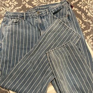 American Eagle Striped mom jean
